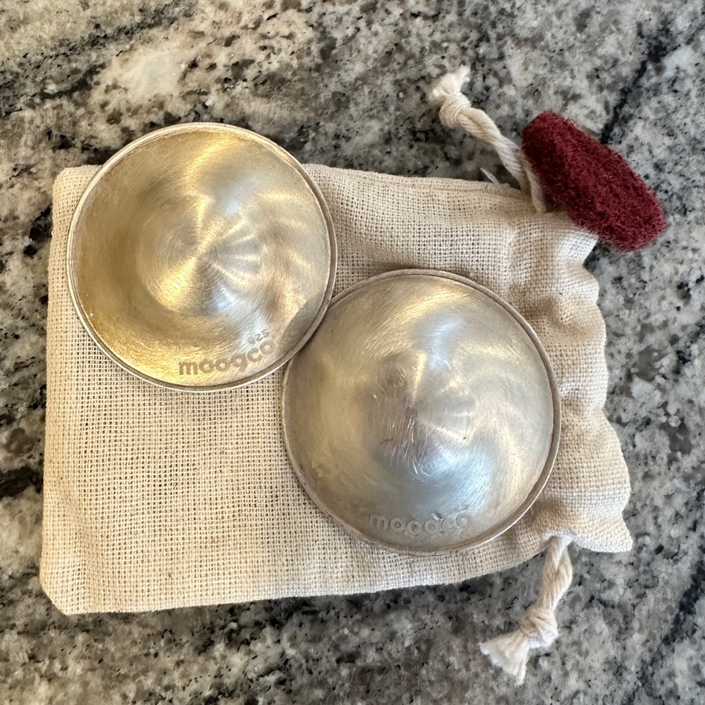 Moog Co Silver Nursing Cups